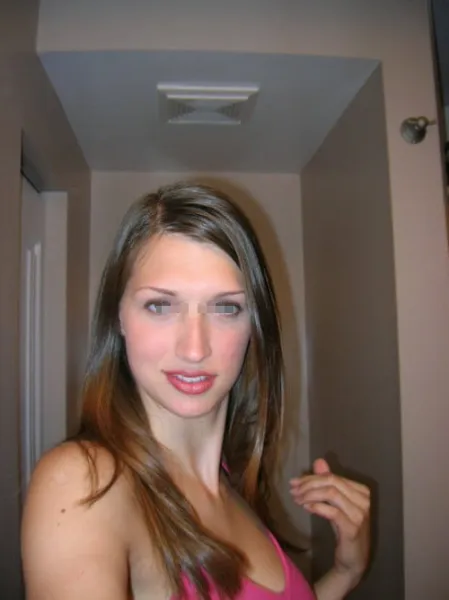 Blonde sexy de 24 ans cherche du sexe à Paris