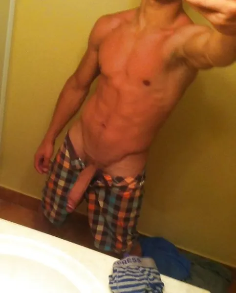 Propose plan gay à mon domicile de Bordeaux