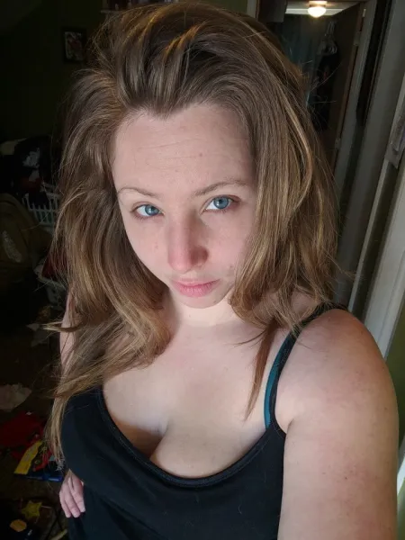 Baiseuse chaude, qui aime la bite à Paris