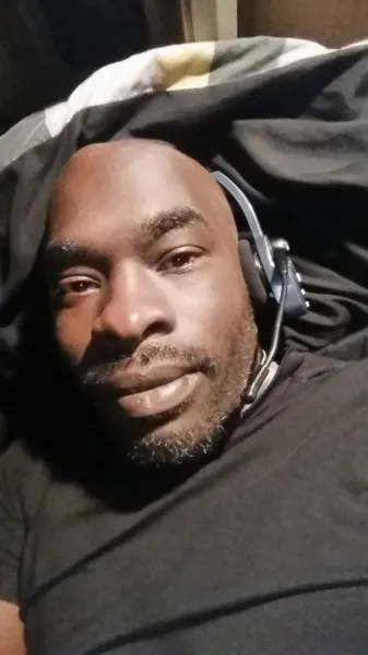 Black cherche une femme sur Lorient (56)
