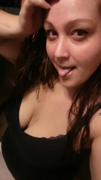 Cochonne cherche du sexe autour de Marseille