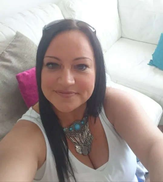 Femme seule sur Paris, cherche un plan sexe