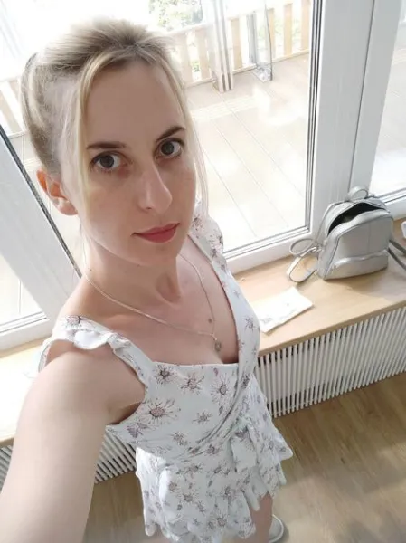 Blonde célibataire de 23 ans à Paris