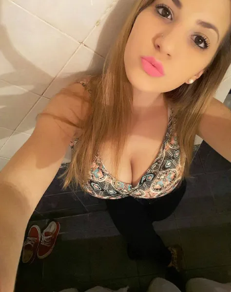Salope de Lille, cherche un mec pour baiser