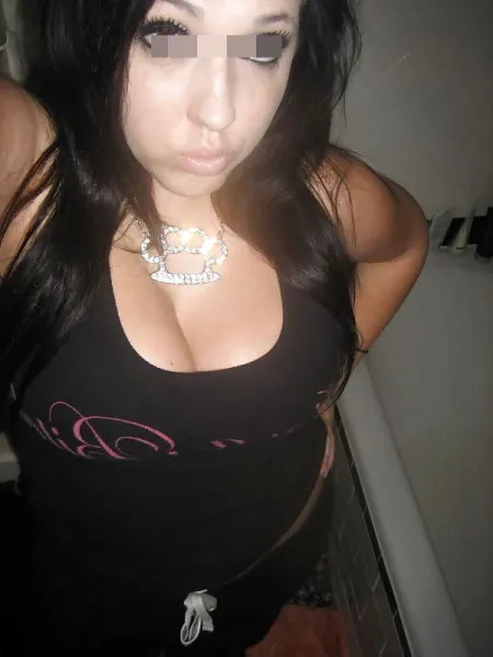 29 ans mignonne cherche lécheur à Brest