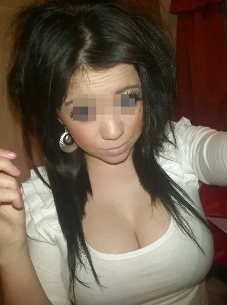 Jeune femme de 20 ans pour hommes
