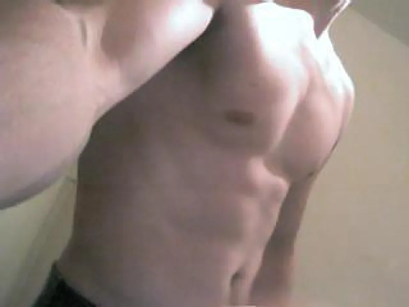 Jeune, cherche femme mature à Grenoble
