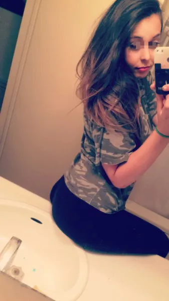 26 ans apparence sage mais nymphomane
