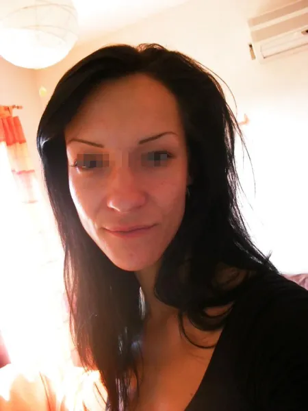 Plan cul avec une brune sexy à Cannes