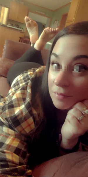 Charmante nympho prête à vous satisfaire 