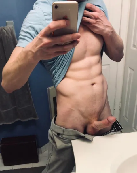 Gay, cherche à Toulon un plan sexe gratuit