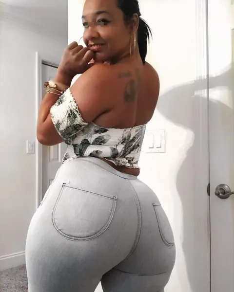 Femme coquine à baiser à Toulouse