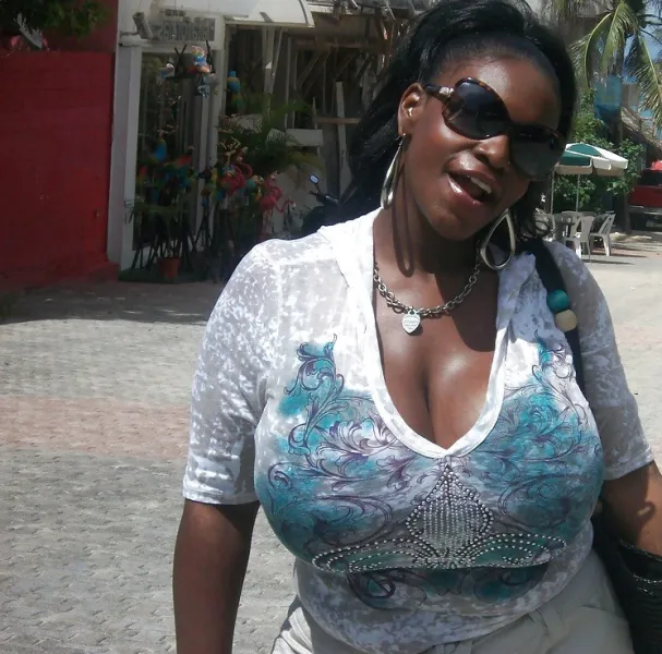 Fille black pour baiser à Annecy