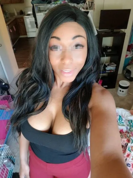 Belle fille noire de Lyon, cherche plan sexe