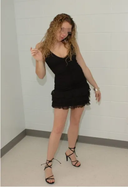 Jeune coquine bisexuelle sur Paris