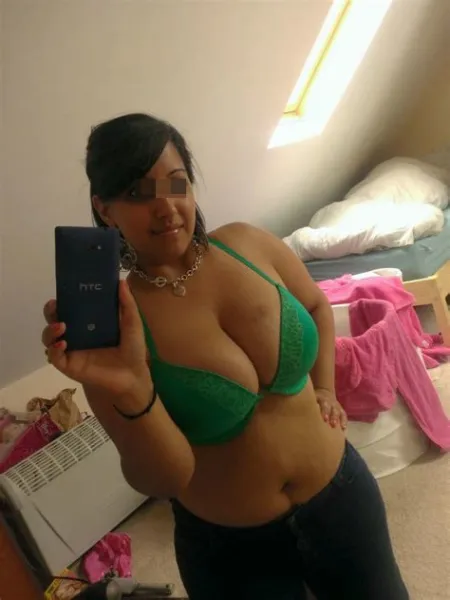 Beurette sexy, qui cherche son plan sexe à Paris