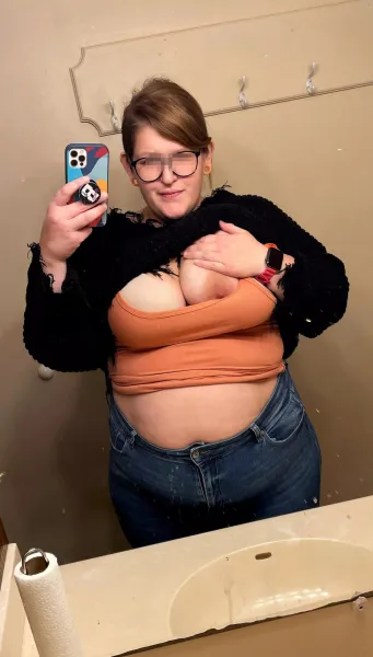 Grosse, mais j'aime trop la bite