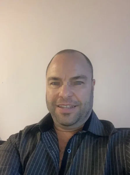 Recherche une femme sur Montreuil