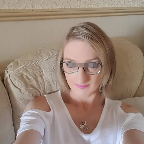 Blonde coquine veut un plan sexe à Paris