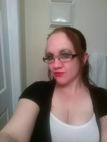 Femme bisexuelle pour des plans culs gratuits sur Lyon
