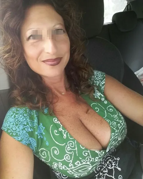 Rencontre sexe avec une mâture sur Paris 03