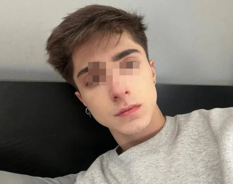Jeune homme puceau de 18 ans