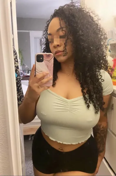 Fille black sur Paris, recherche des plans culs