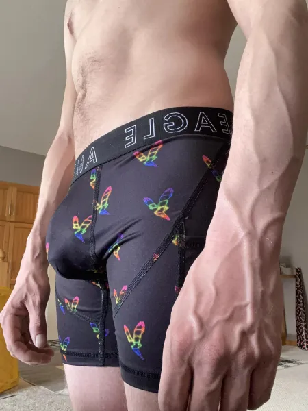 Beau mâle, cherche fille pour du sexe à Paris