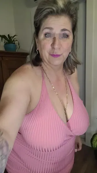 Séduction provocante avec une femme mature à Paris