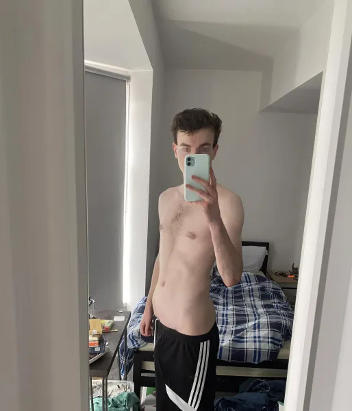 23 ans cherche une meuf pour un plan cul cool et direct