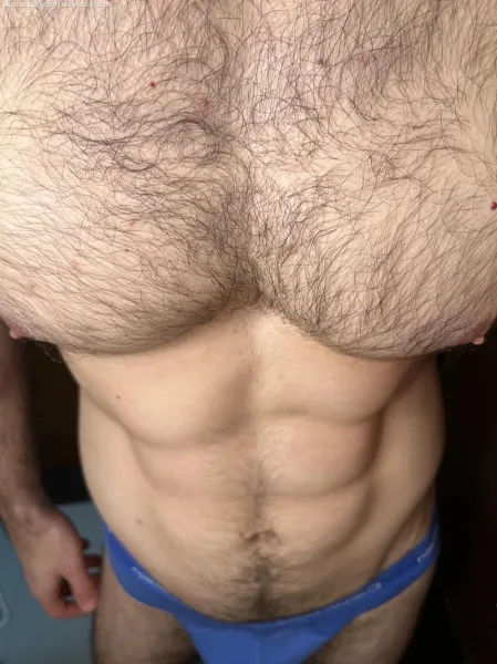Homme musclé cherche rencontre sans lendemain (42)